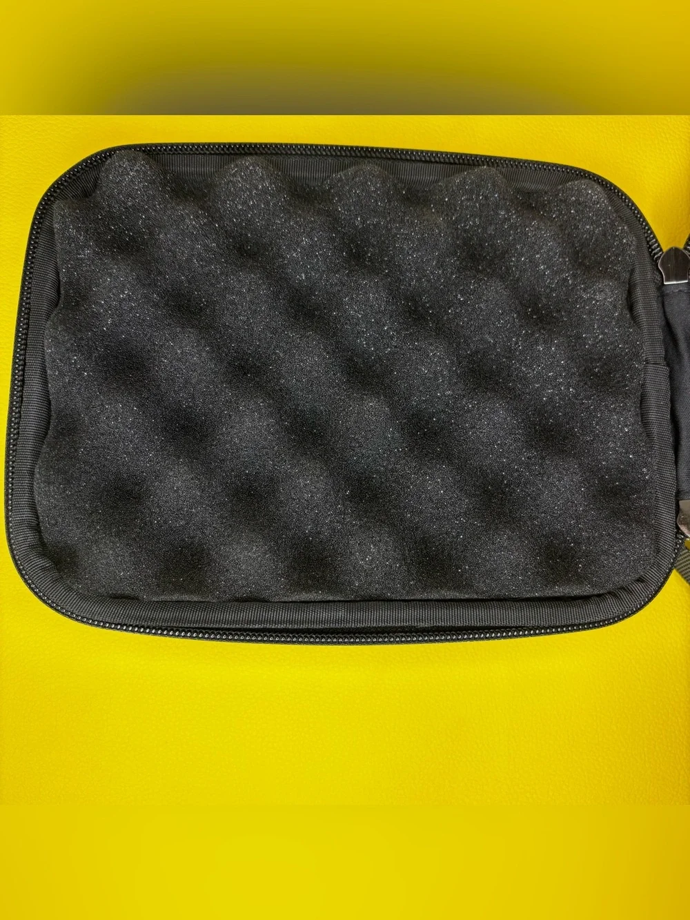 CASEMATIX‎ Compact Locking Case with Shoulder Strap in Black